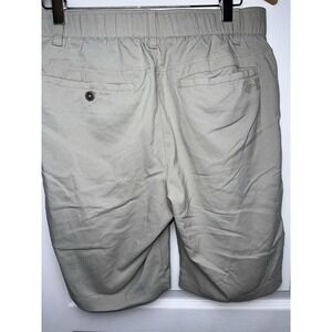 Under‎ Armour Golf Shorts Beige Mens Size 32 Stretch WaistBand Heatgear